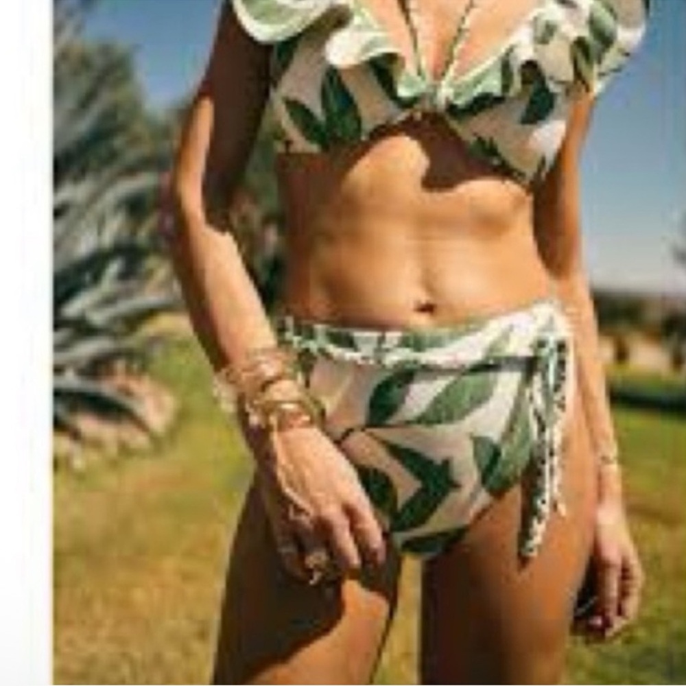 NWT Antonio Melani Leafy High waist Pant